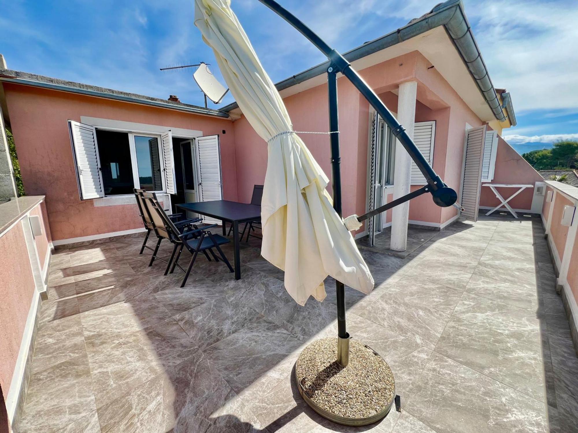 Sunset Apartment Kampor Exterior photo